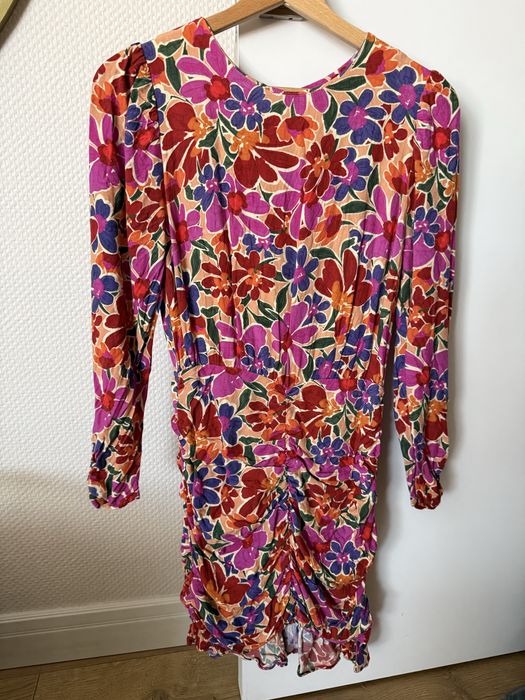 Sukienka w kwiaty Laurella S