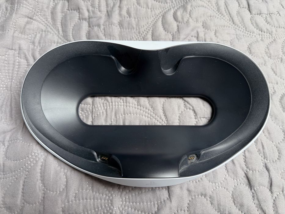 Sony PlayStation VR2 – bardzo dobry stan + uchwyt ścienny