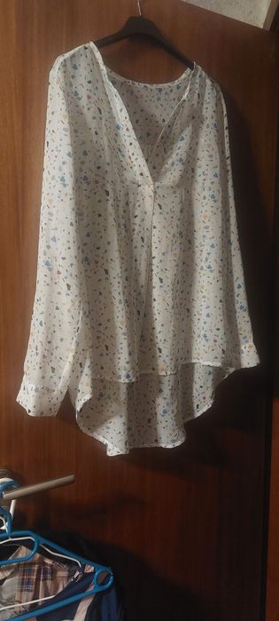 Blusa branca às bolinhas xl