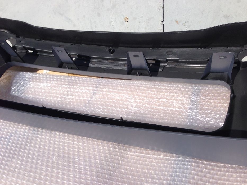 Передний М бампер БМВ Е36. Новый, комплектный (молдинги, губа, сетка).