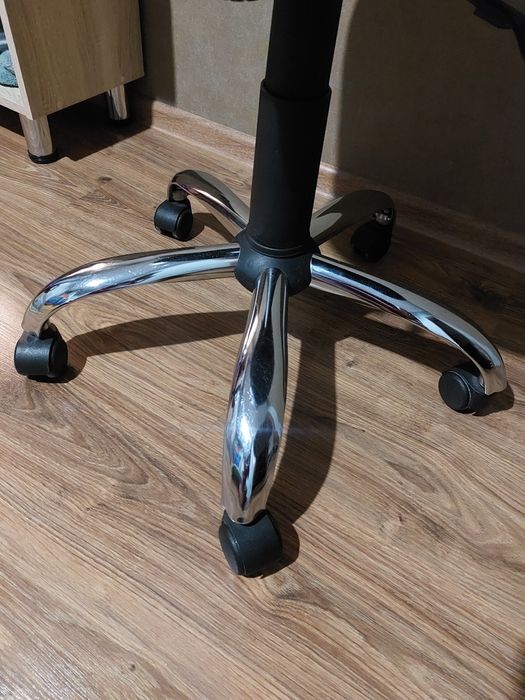 Дитяче комп'ютерне крісло