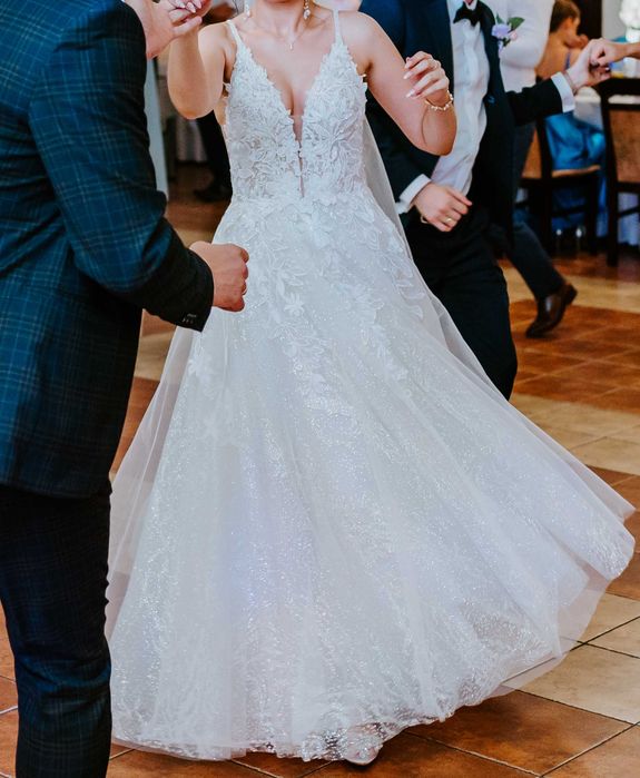 Liretta Liberica, Suknia ślubna, literka A, księżniczka, odkryte plecy