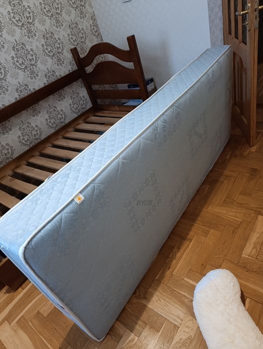 Комфортне ліжко 190х80 із шухлядами та матрацом