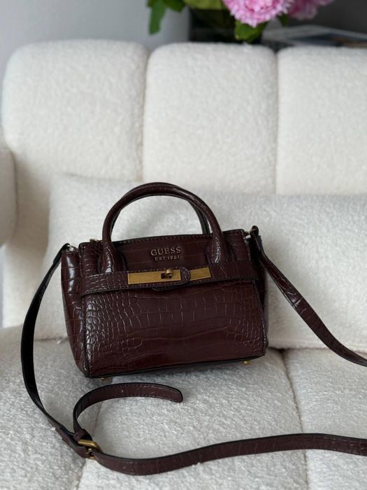 Сумочка Guess через плече
