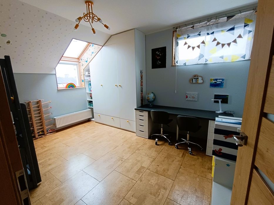 Lokal "szeregowiec" z garażem (w cenie), 2-poziomowy, ogród, kominek