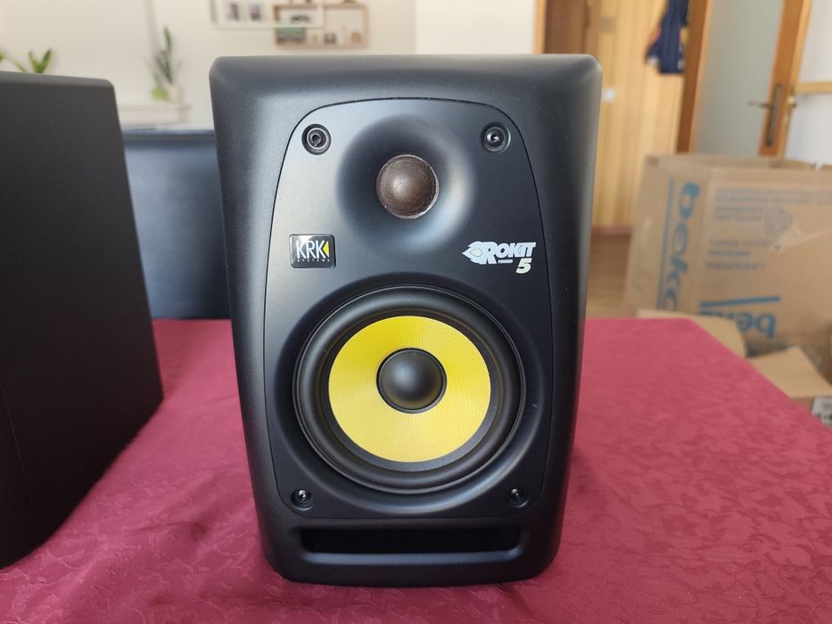 Par de Monitores KRK Rockit 5 (RPG2)
