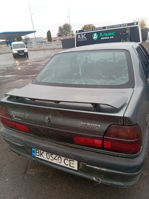 Продам рено 19. 1998