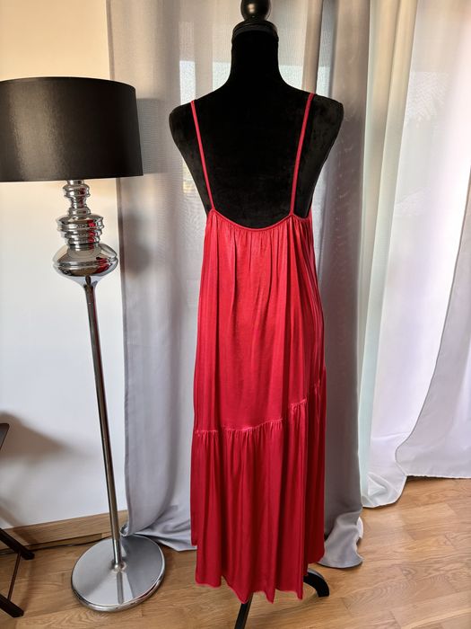 Vestido novo de viscose cor de cereja
