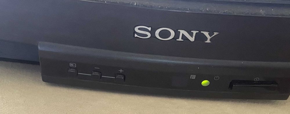 Televisor Sony Triniton, modelo KV-M1420E a cores