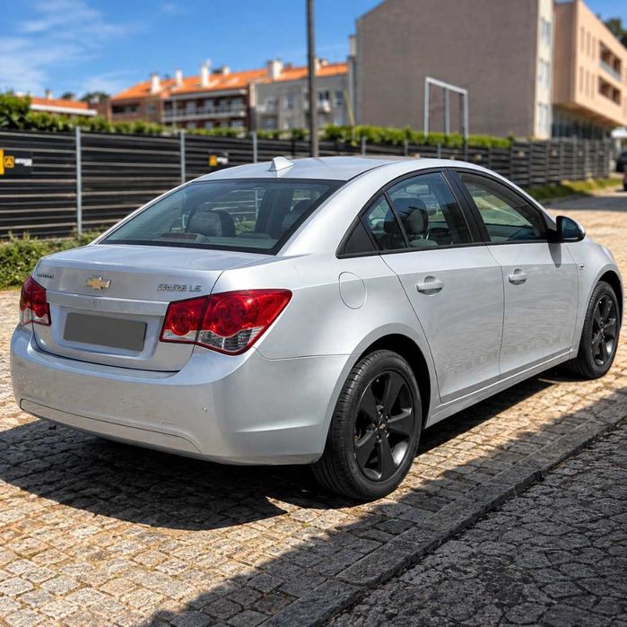 Chevrolet Cruze 1.6 LS | 2010 | Gasolina | 165.000 Kms — photo 2