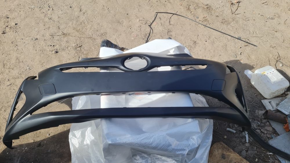 Бампер передній Toyota Prius XW50 50 передний Пріус Приус Тойота