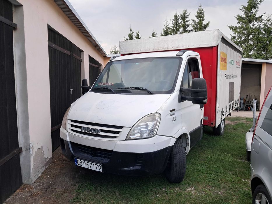 Iveco 35s10. Skrzynia, plandeka