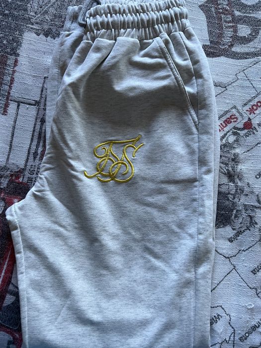 Roupa SikSilk ( ler texto)