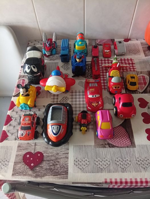 Lote carrinhos criança 10€