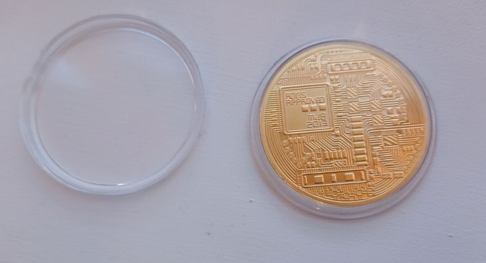 Биткоин сувенирна монета