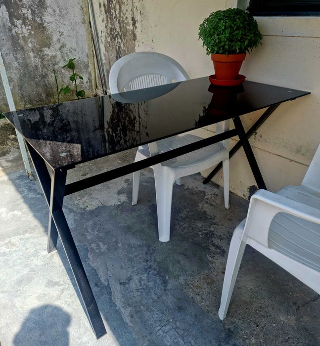 Mesa de vidro temperado preta