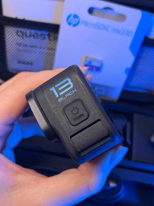 Екшн-камера GoPro Hero 13 в коробці