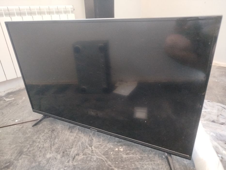 Telewizor malo uzywany thomson 43uv6006 43 cale 4k ultrahd direct led 50hz 60hz jasnosc matrycy 250cd/m2 smart tv wbudowane wifi obsluguje naziemną