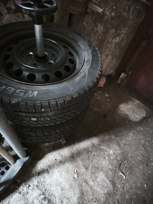 Opony zimowe+felgi stalowe 15"