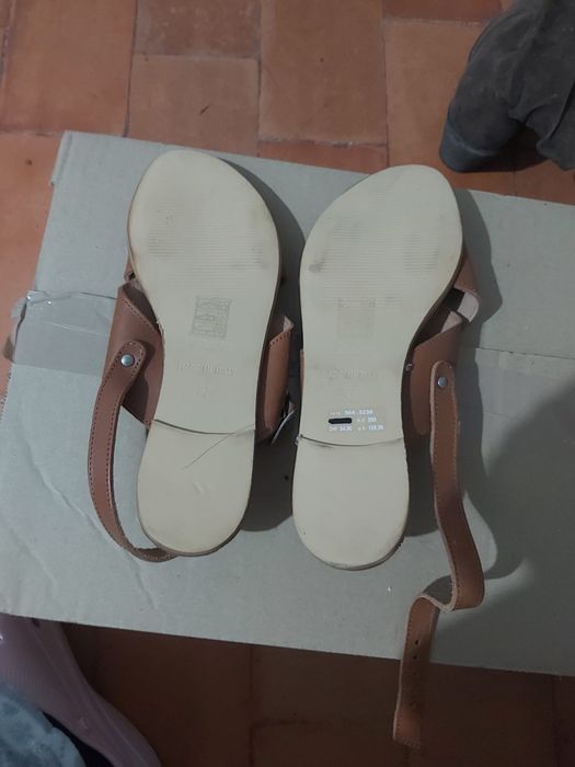 Sapato Bata tamanho 37