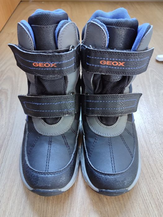 Продам бу  сапожки Geox