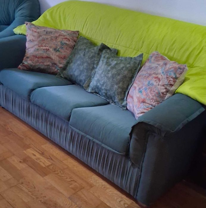 Sofá cama com 3 lugares + 2 sofás individuais