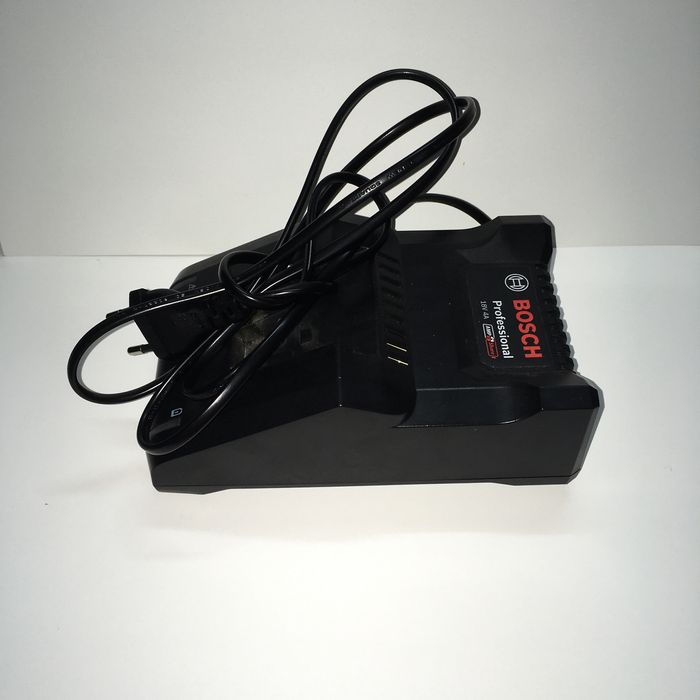 Carregador Bosch profissional 18V 4A