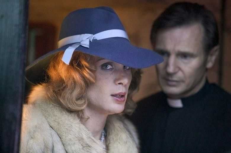 BREAKFAST ON PLUTO (Neil Jordan)Cillian Murphy/Stephen Rea/Liam Neeson