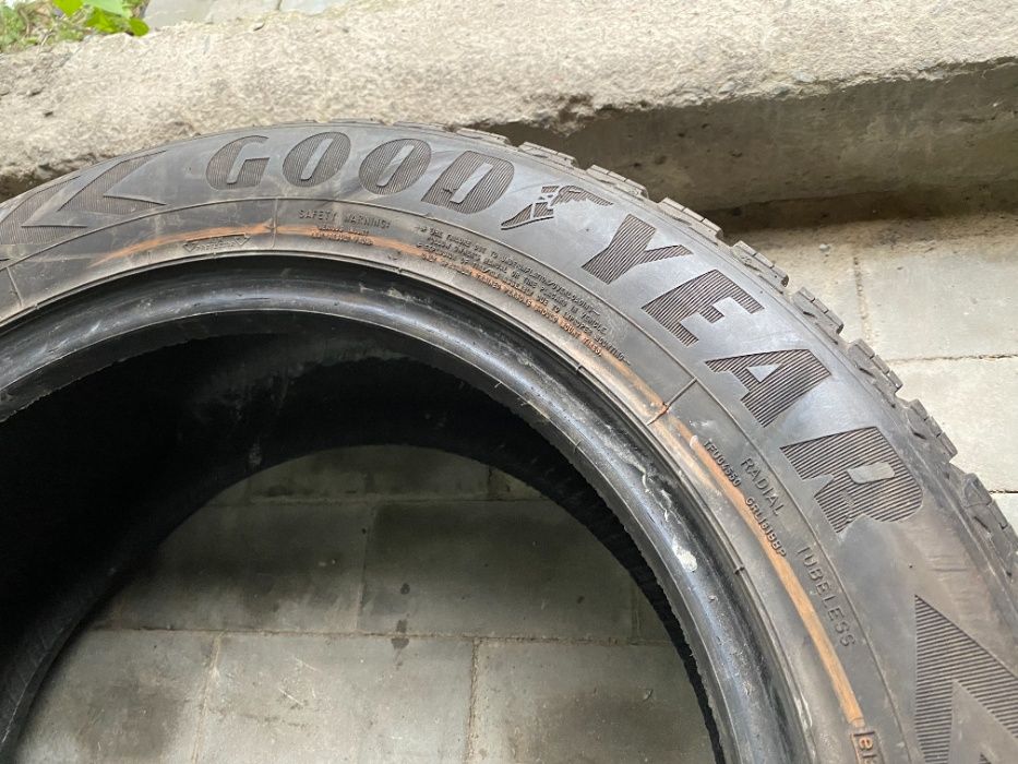 Шини бв зима 255/55R19 Good Year Ultra Grip+ 7мм 2шт