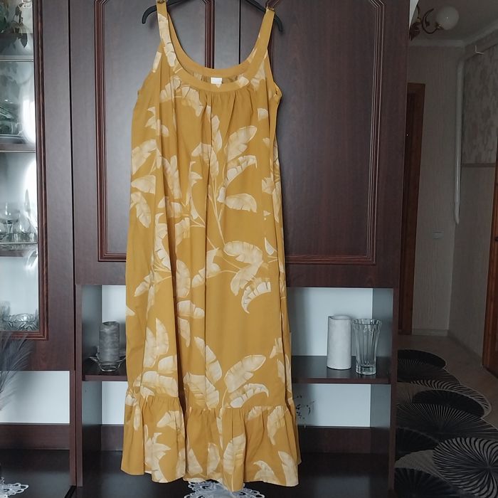 Льяна сукня з мереживом і карманами