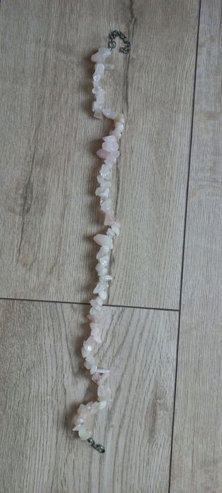 Naszyjnik z różowego kwarcu