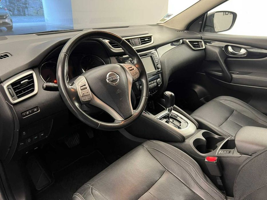 NISSAN QASHQAI 1.6 DCI (AUTO)