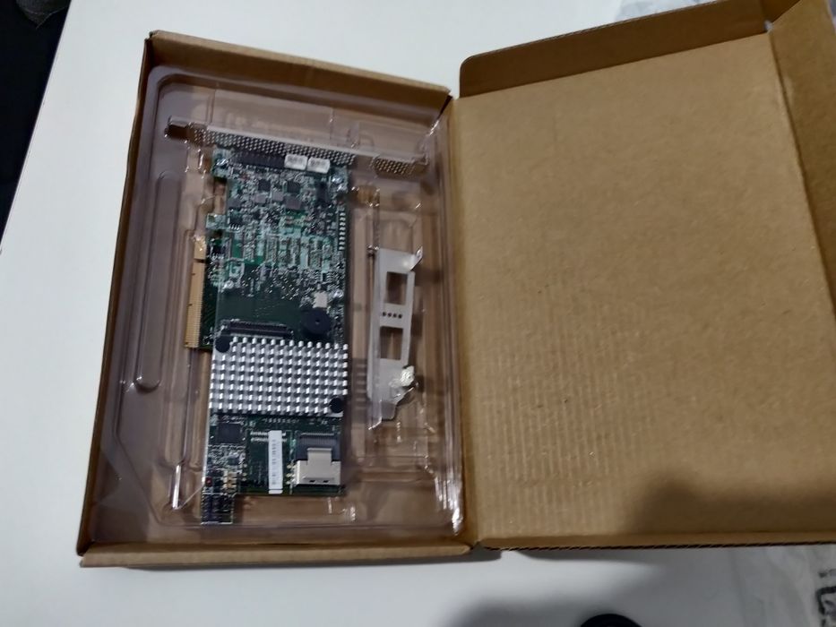 MegaRaid 9266-4i/1Gb