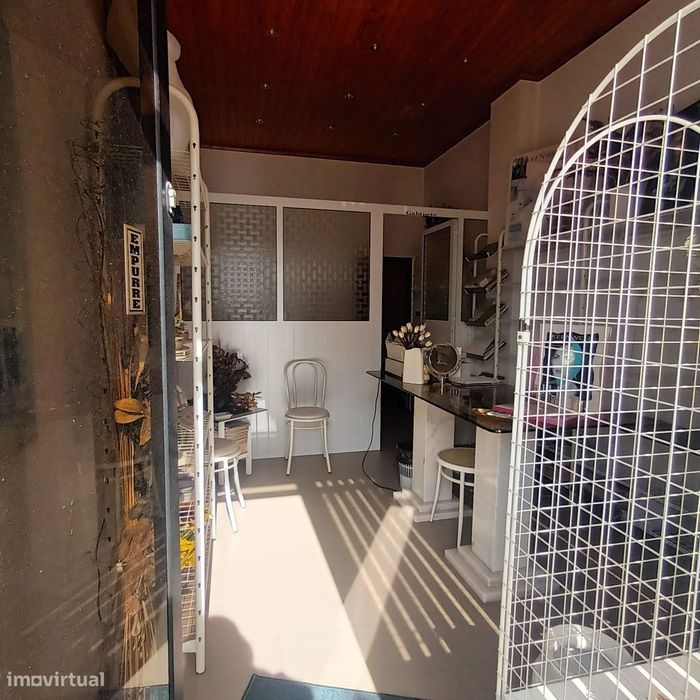 Imóvel comercial em Alverca para arrendar