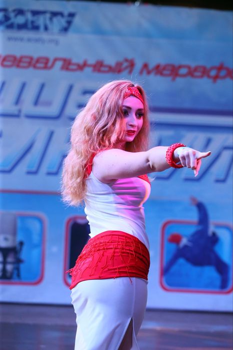 Срочно, недорого.Восточное платье Шааби. Комплект с браслетами.