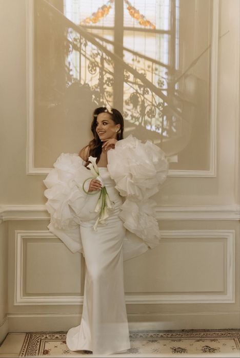 Весільна атласна сукня (рибка)