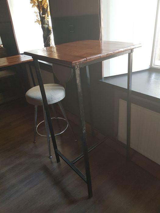 Продам дерев'яні столи та стільці