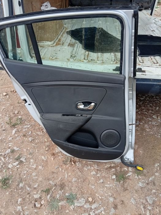 Porta traseira Esq Renault Megane 3 carro