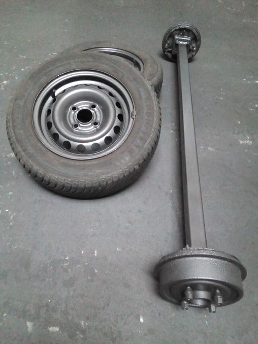 Oś sztywna hamowana z kołami