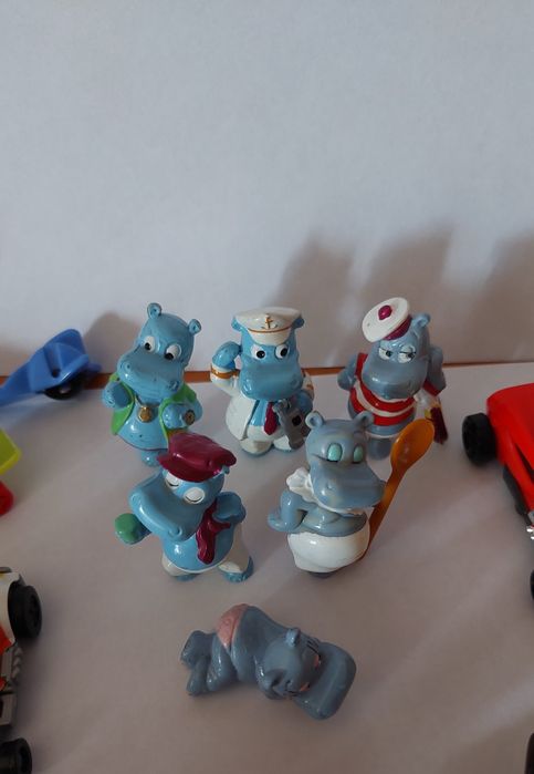 Игрушки киндер разные