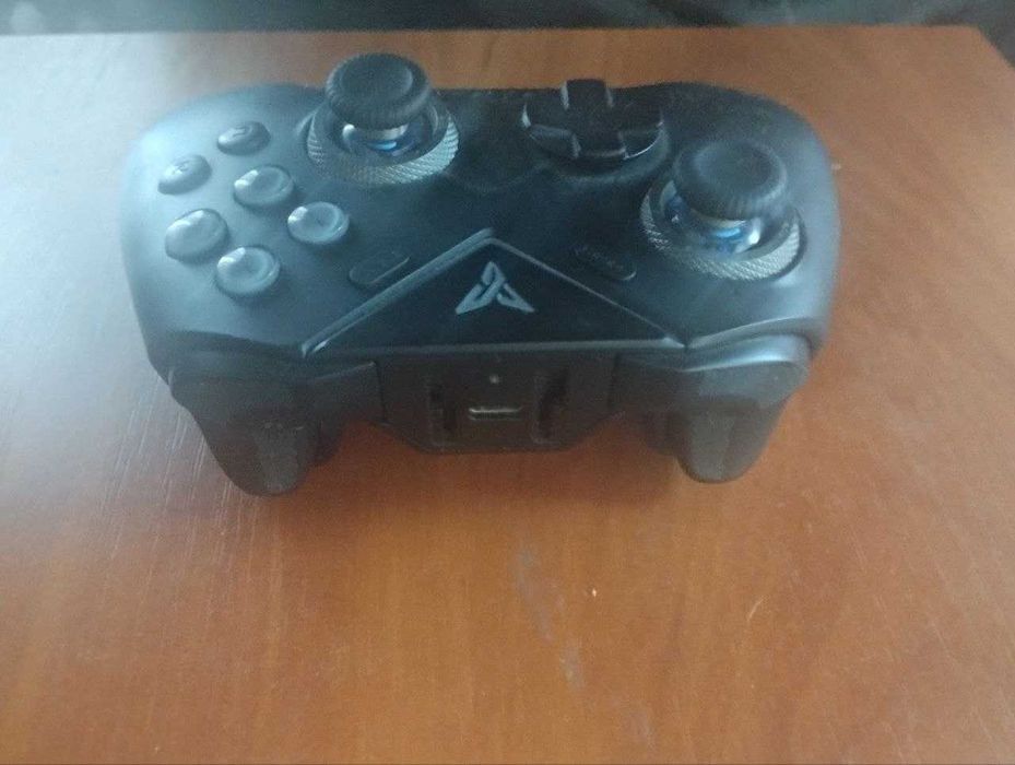 Геймпад Flydigi Vader 4 Pro