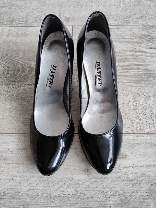 Buty na obcasie 39 lakierki czarne