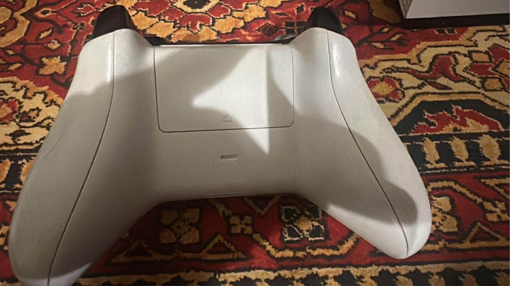 Xbox one s z padem i 24 gry