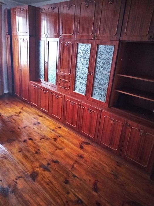 Шафа-стінка в хорошому стані