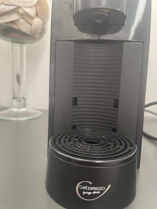 Máquina de café e 35 cápsulas do pingo doce
