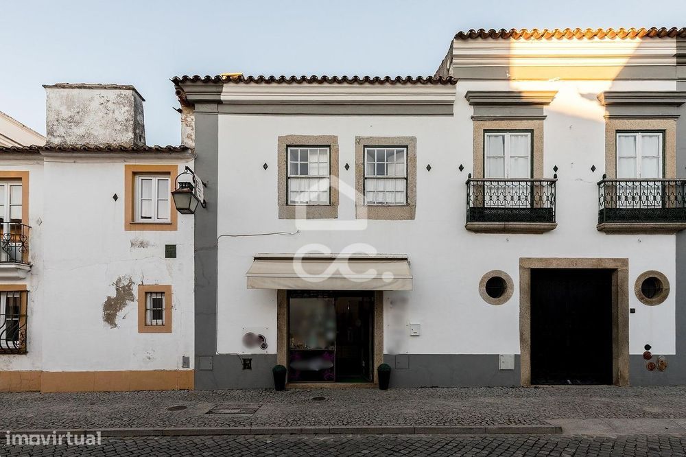 Espaço Comercial de 86,85 m² para Investimento | Centro Histórico de É