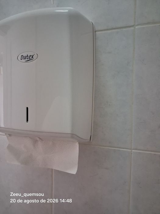 Dispensador de toalhas de papel