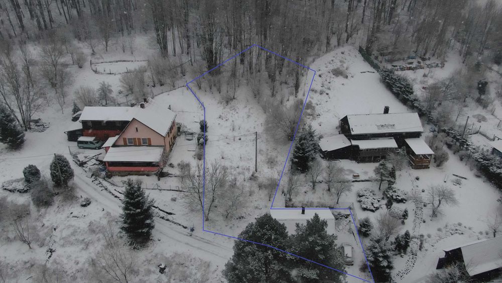 Działka 13ar ze starym domem Nowa Bystrzyca Góry Bystrzyckie. Media