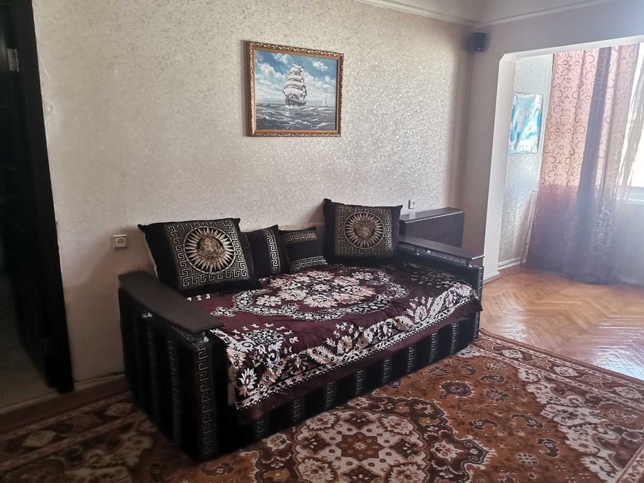 М."Лівобережна"-15 хвилин автобусом. Оренда 3-х кімнатної квартири.