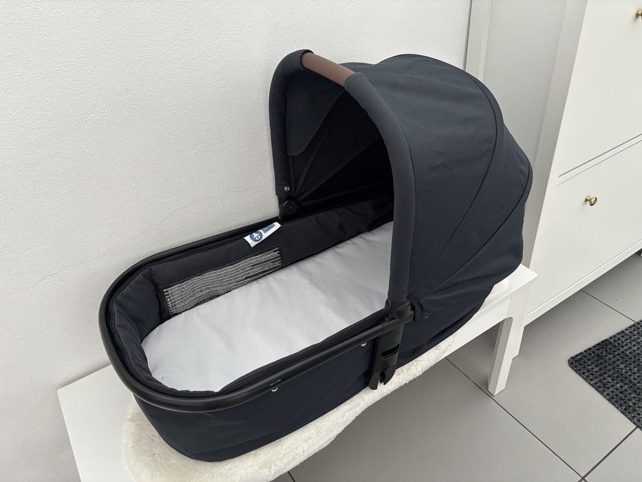 Carrinho Maxi Cosi Street Plus com alcofa